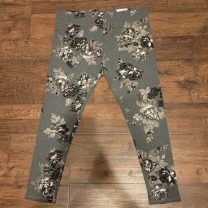 Mixit Gray Floral Leggings with Black and Cream Flowers